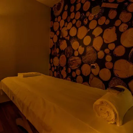 Paradise & Wellness ホテル 4*