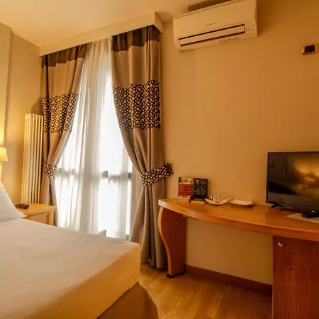 Paradise & Wellness Отель