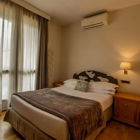 Paradise & Wellness Hotel 4*