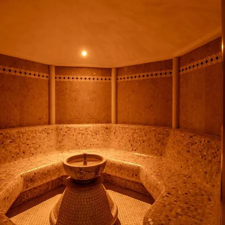 Paradise & Wellness 4*