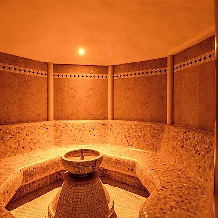 Paradise & Wellness Szálloda 4*