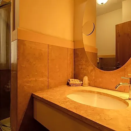 Paradise & Wellness 4*
