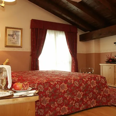 Paradise & Wellness ホテル