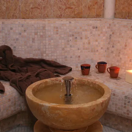 Paradise Hotel&wellness 4*