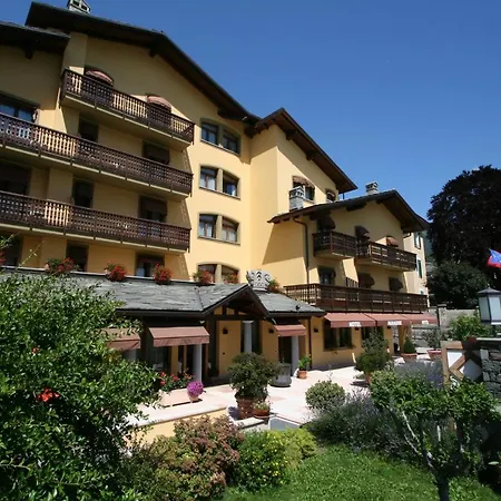 Paradise Hotel&wellness 4*