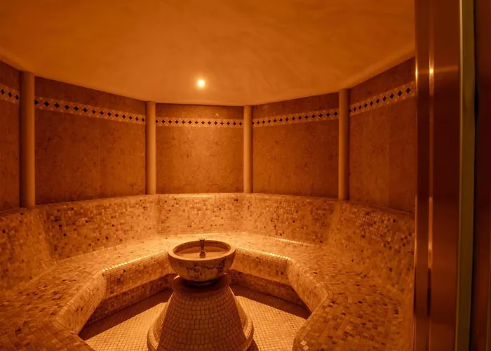 Paradise Hotel&wellness 4*